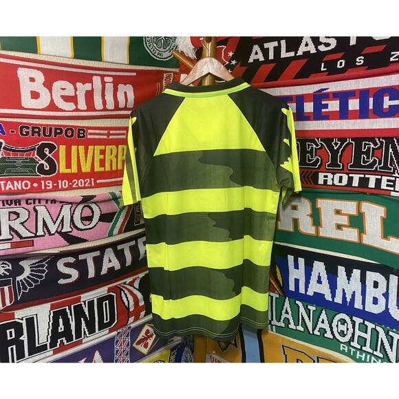 Celtic FC | Men’s Medium Retro Jersey - Picture 7 of 7